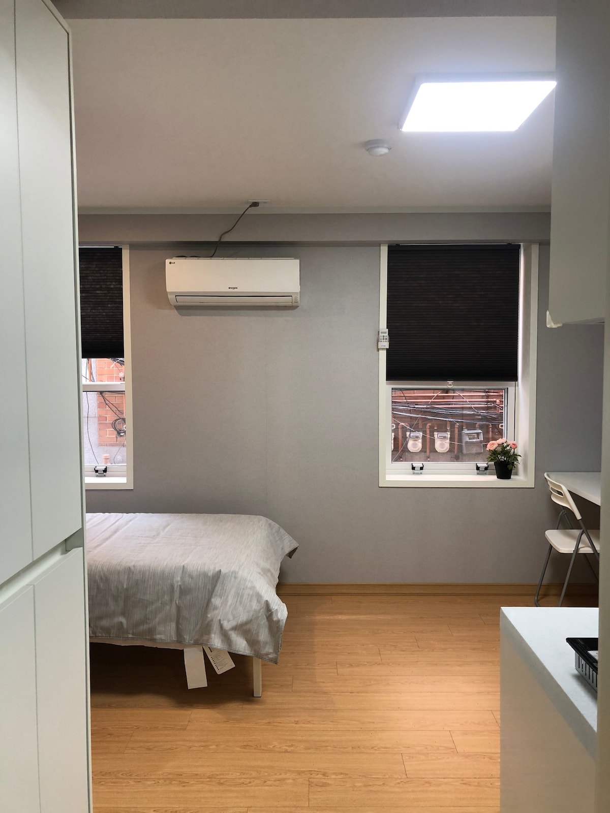 Clean, Newly Renovated  Studio APT in Gangnam F1-2