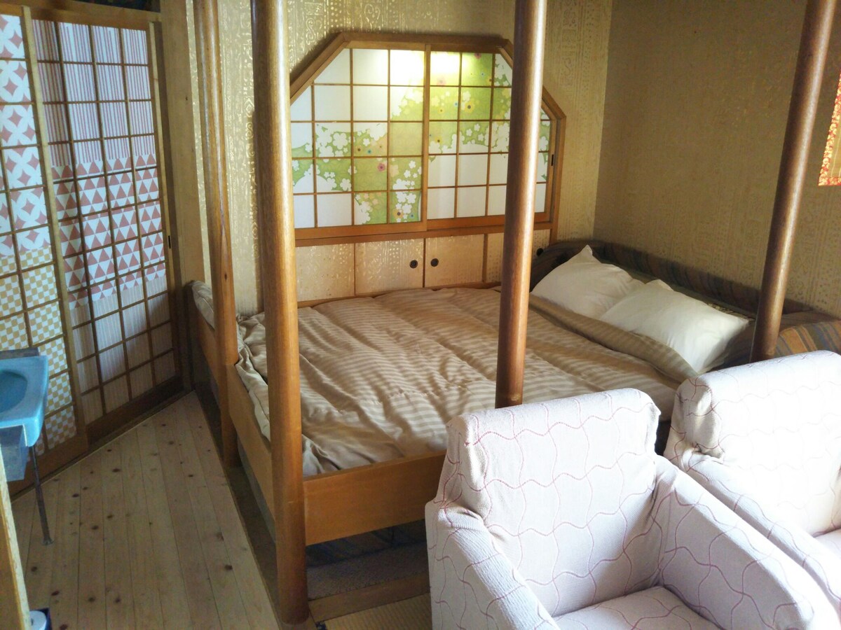Guesthouse Unicorn靠近Nagano Railway Gongdo站，靠近Shinkoji寺。房源位于市中心。
