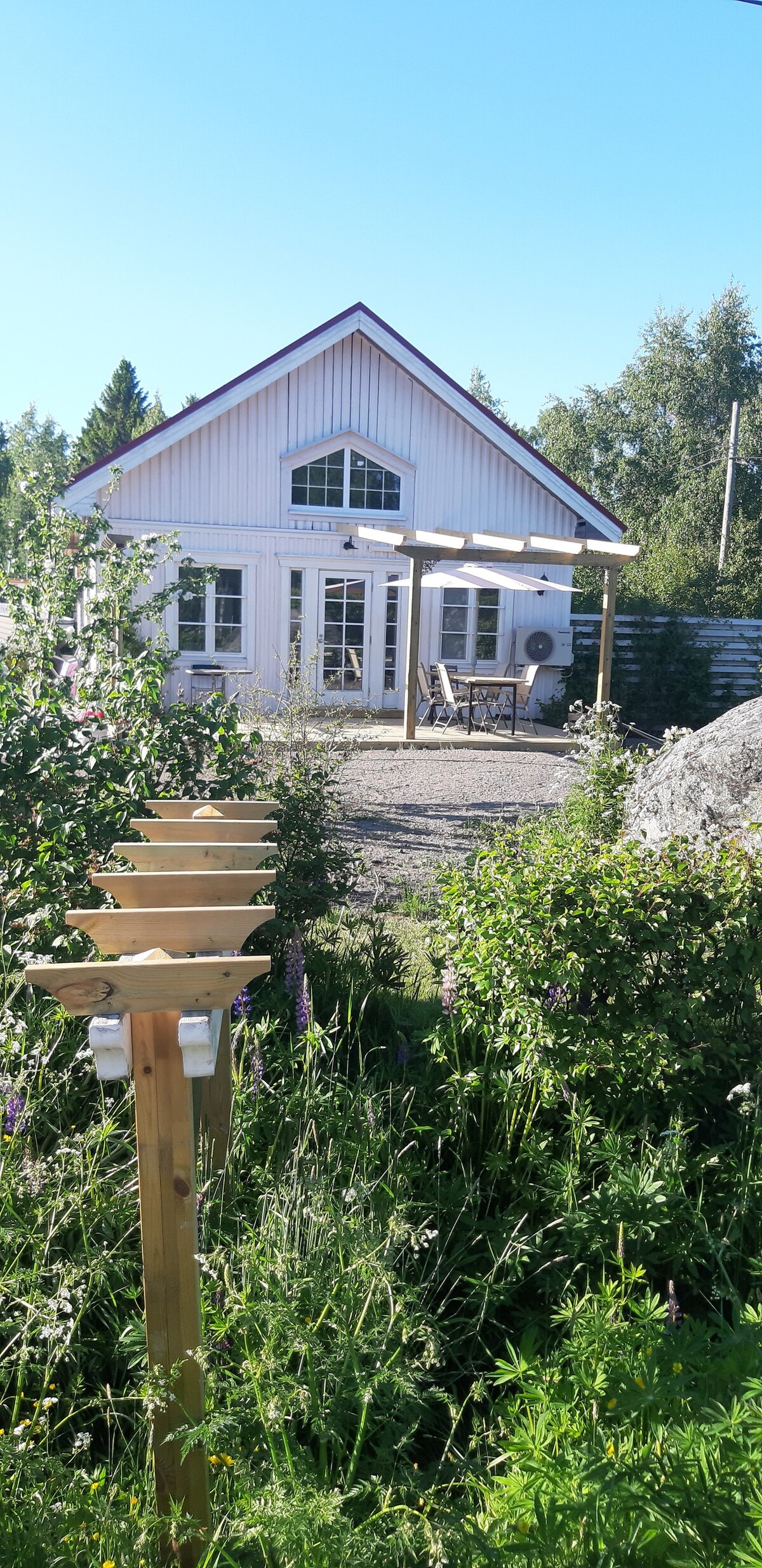 Bergö Seaview; Garden Guest House Apt.