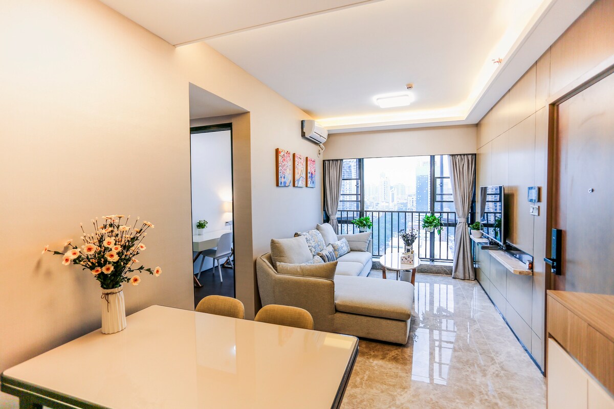 深圳市整套酒店式公寓宝安中心区万达广场行政两卧室套房带书房