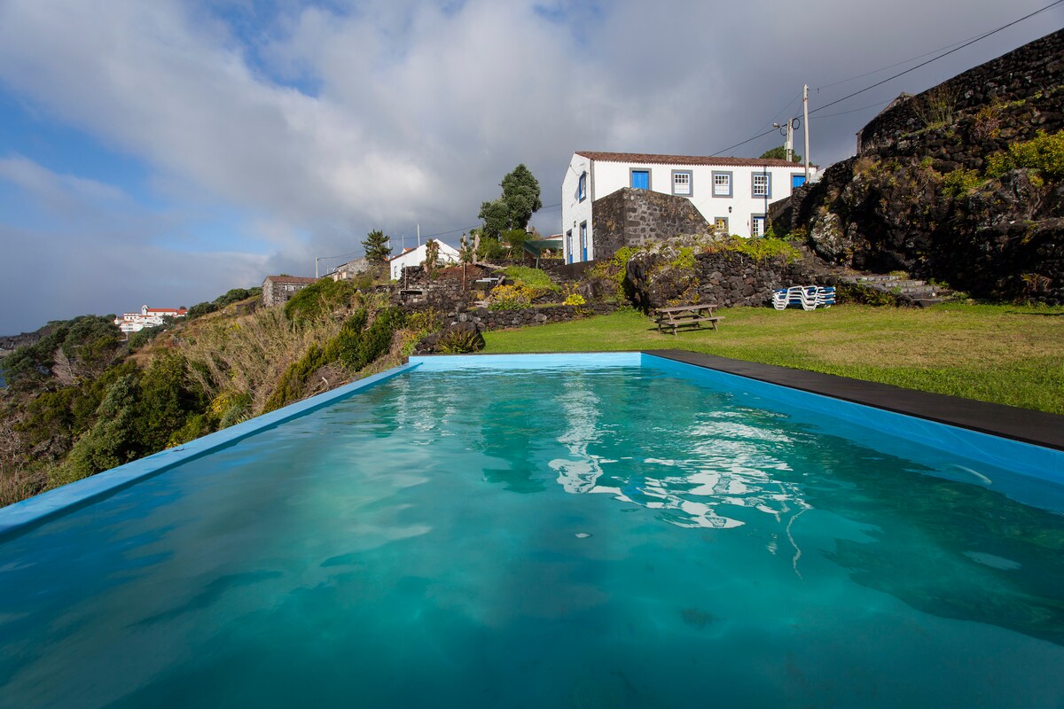 Pico Glicínias: Blue House