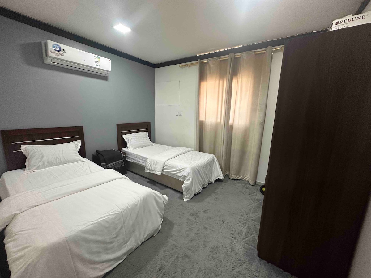 Jebel提供出色服务的2卧室公寓