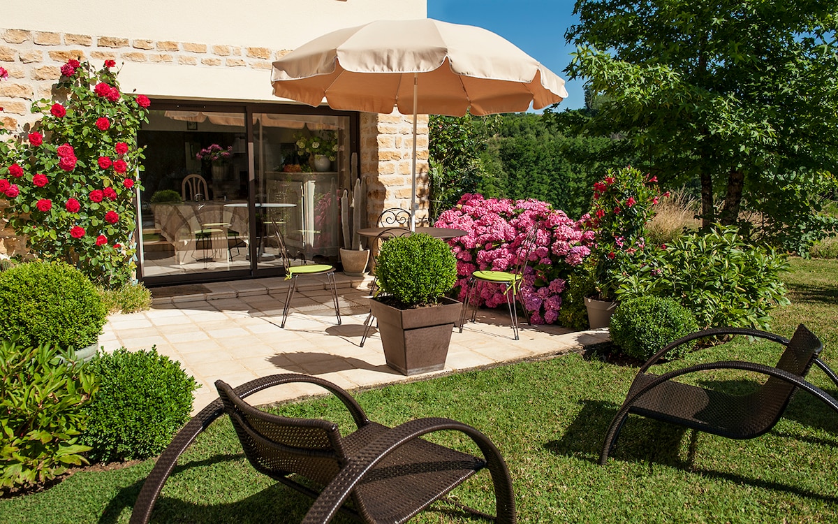 Caubesse, gîte de charme avec jardin, à Sarlat.