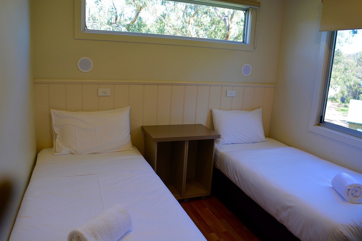 Bimbi Park - Family 3 Bedroom Cabin with bathroom