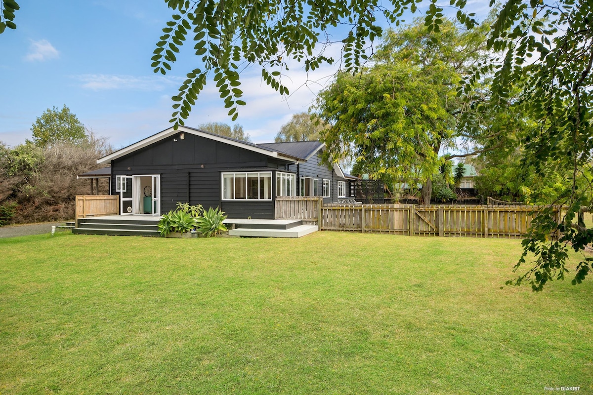 Quiet Kiwi Lifestyle 200m2 Home on 1ha flat land