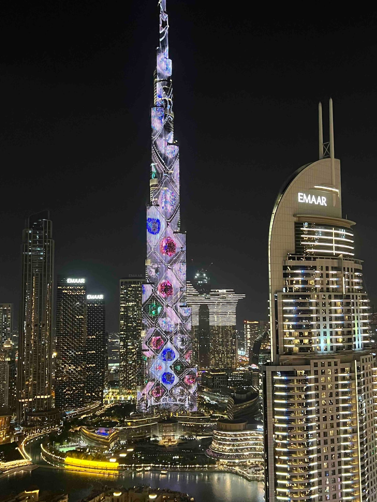 3BR, Burj Khalifa, Lighting Show46