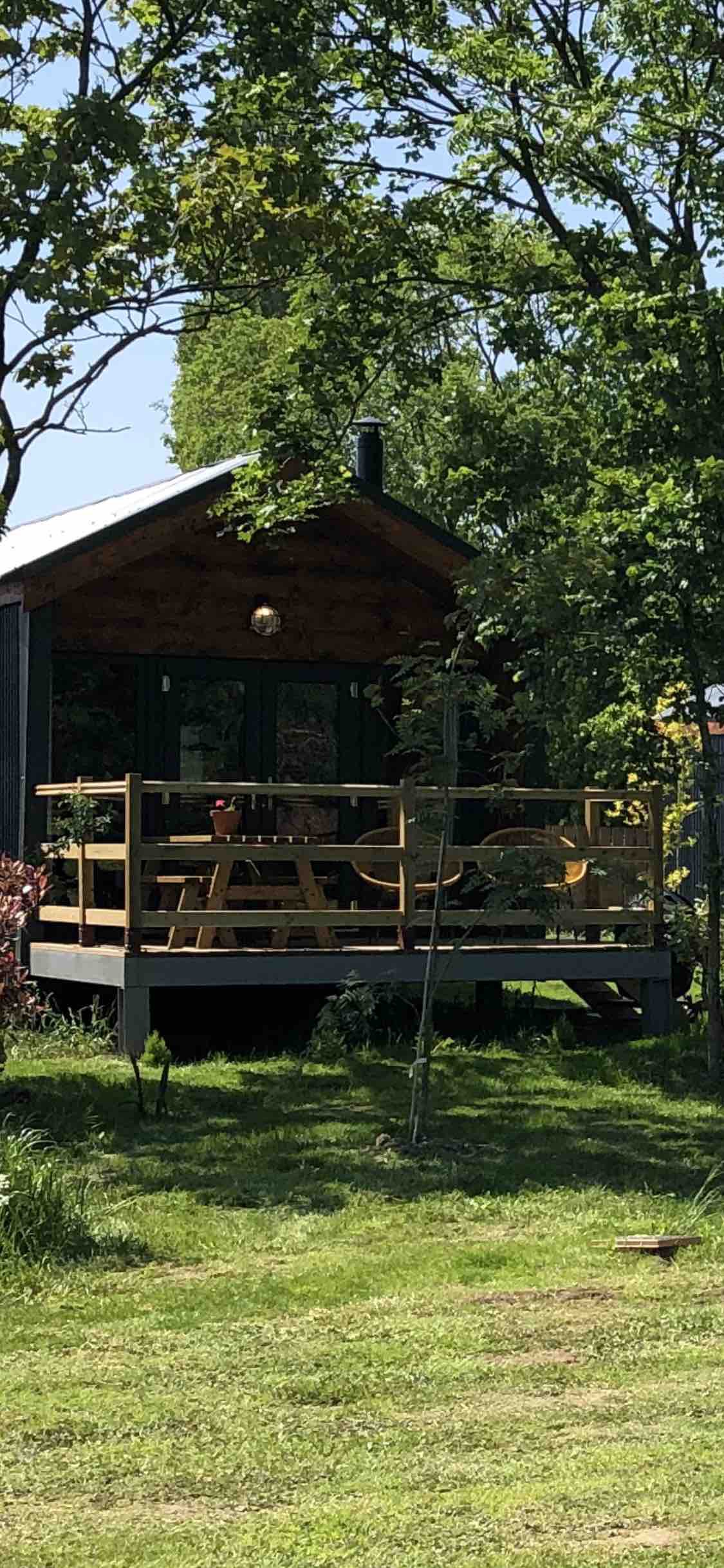 Cabin in a rural location with hot tub (BAMBI)