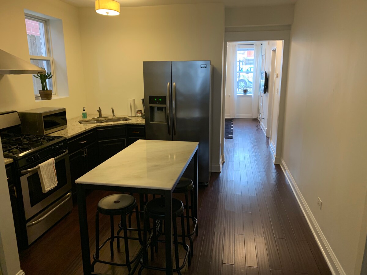 Cortez House - 2BR - Free Parking - Great Beds