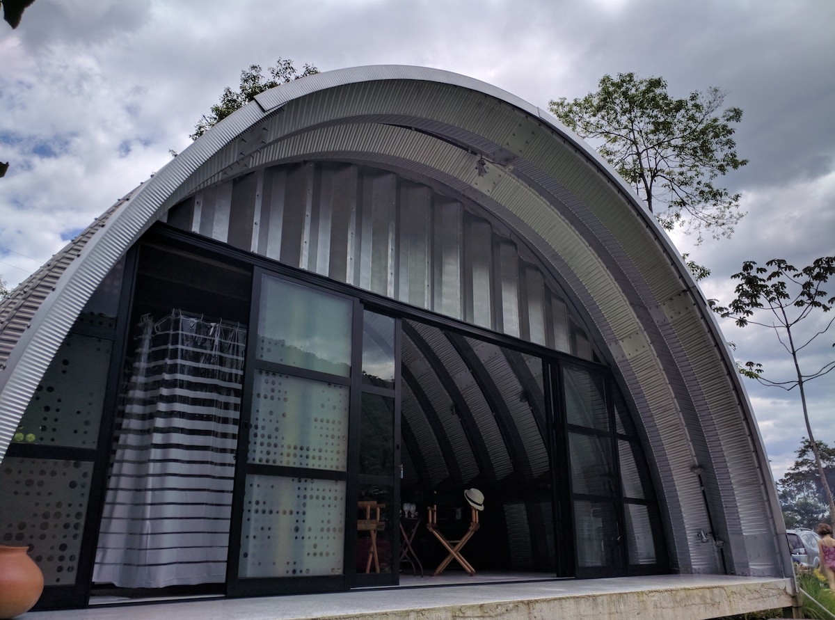 Modern cabin facing the Atlantic rain forest