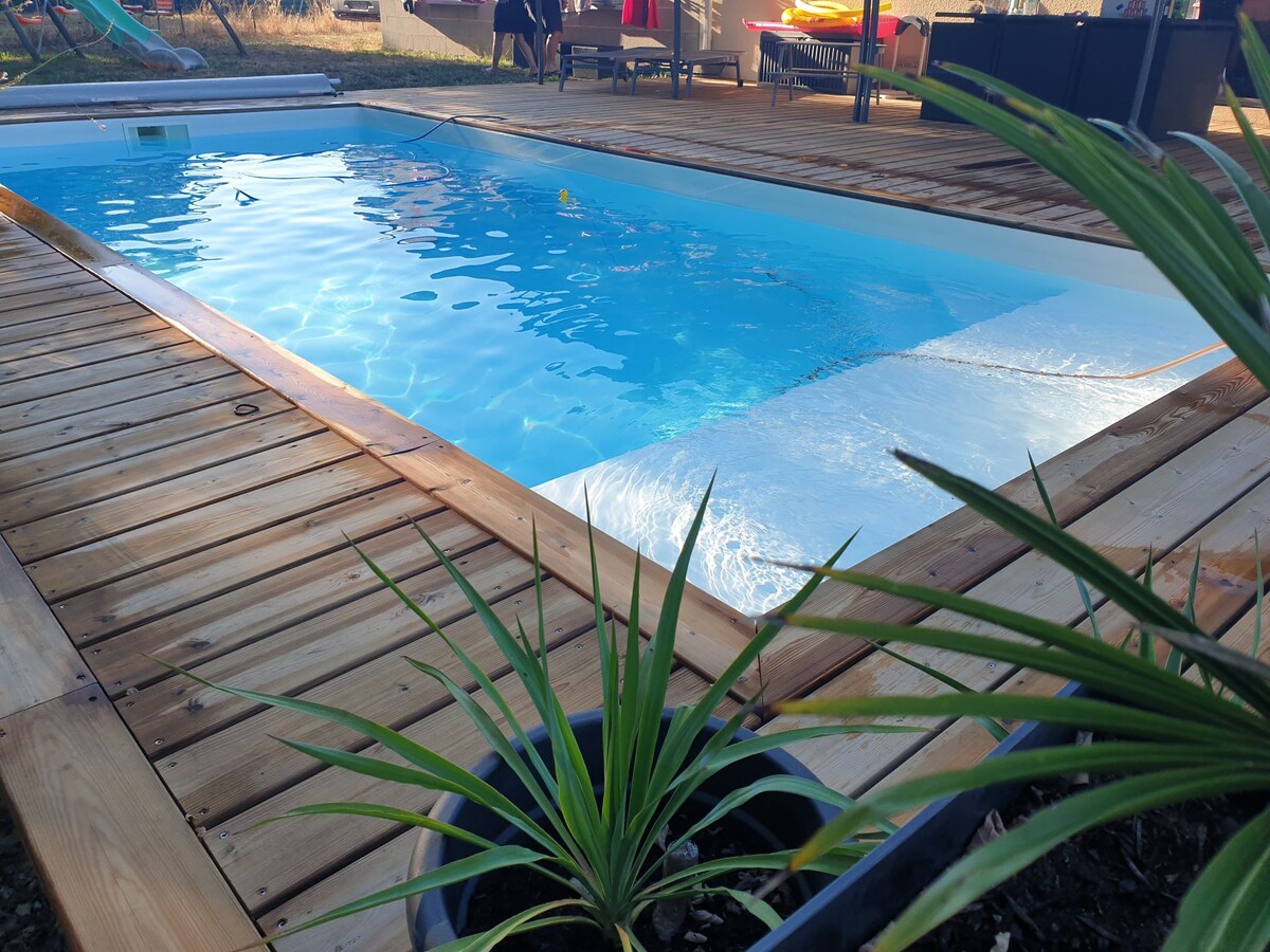 🍷 Piscine chauffée dans le Sauternais