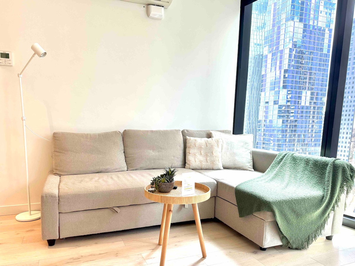 Lovely& Cozy Apt @Level 35, free parking in CBD