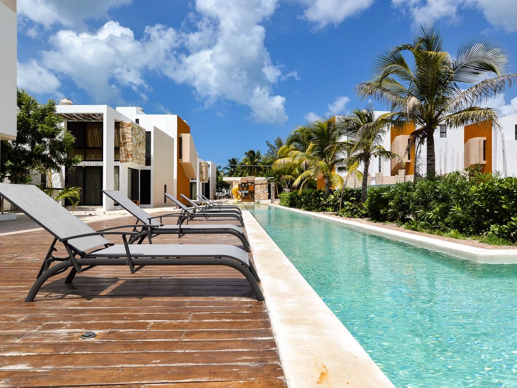 Villa, Beach Club and amenities