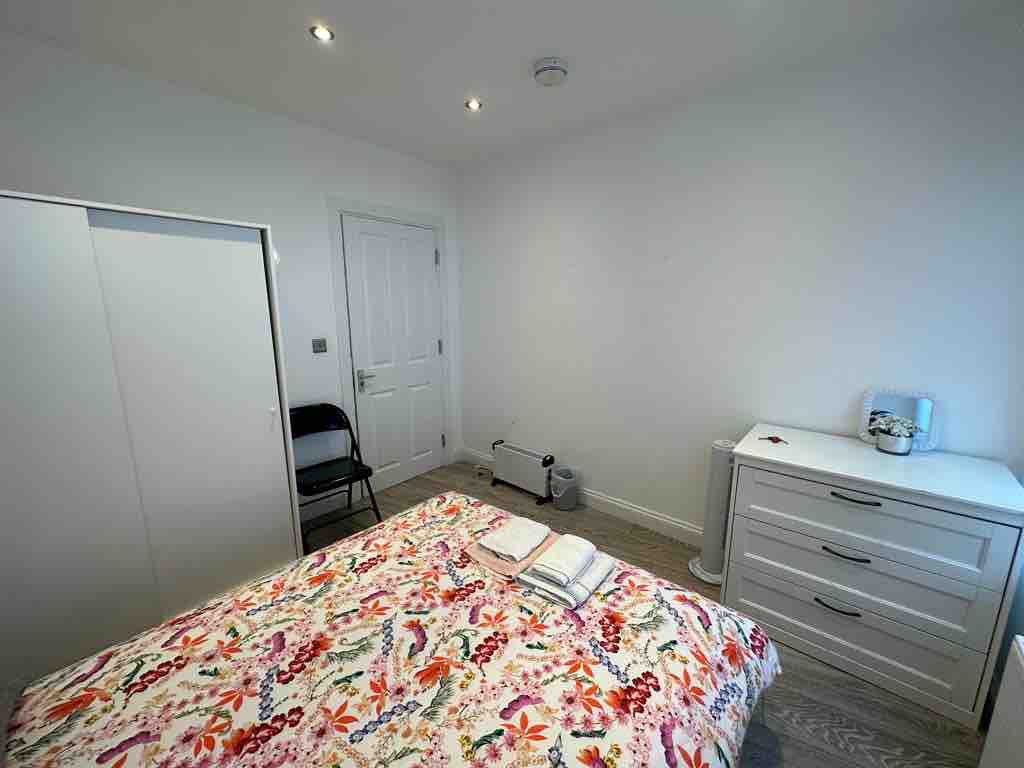 2 minutes from Oxford Street, Private Bedroom