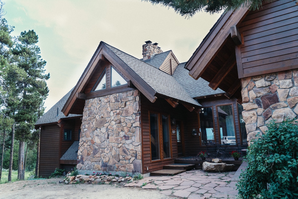 Rustic Mountain Lodge
