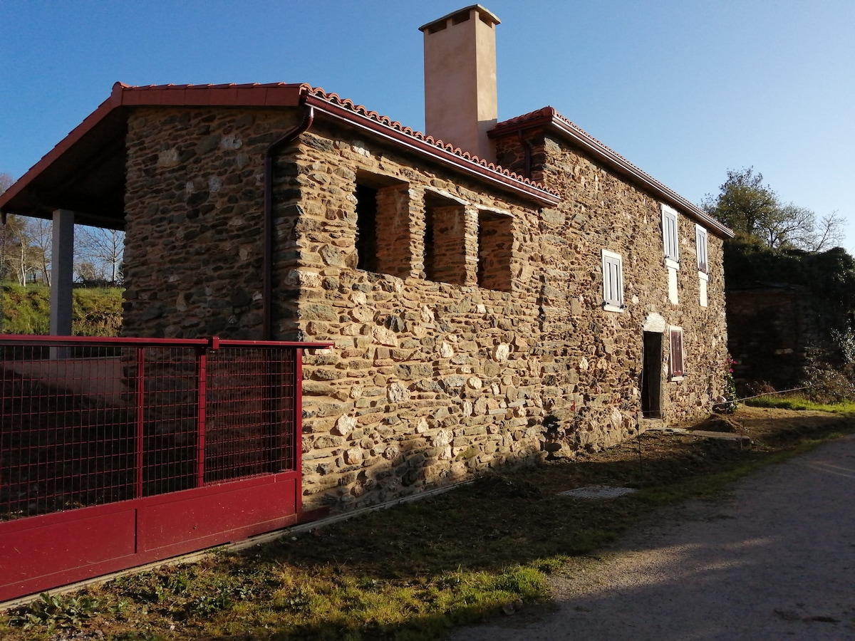 Casa tradicional de Galicia, lejos y cerca de todo