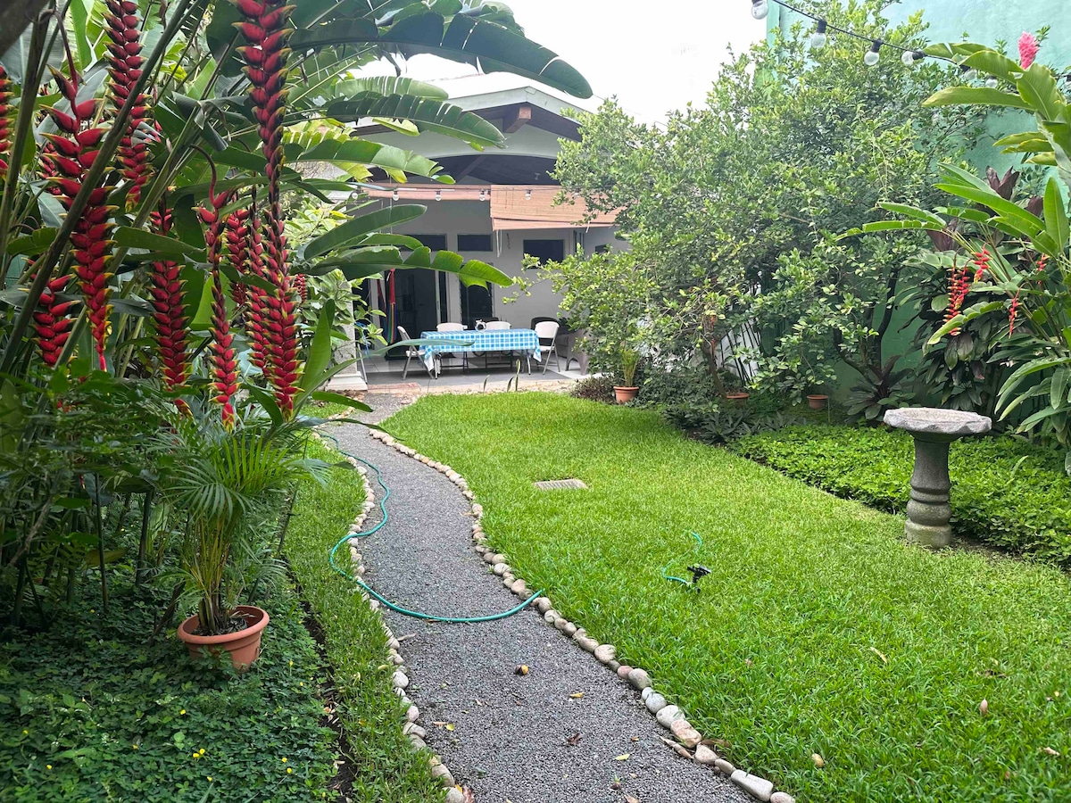 Garden House close to Las Ramblas