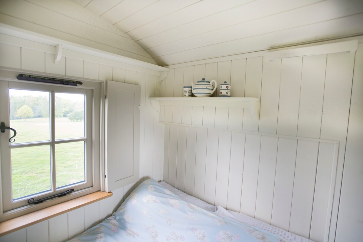 Surrey Hills Shepherds Hut