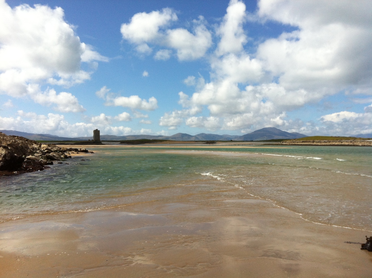 Scenic Holiday Cottage by Sea