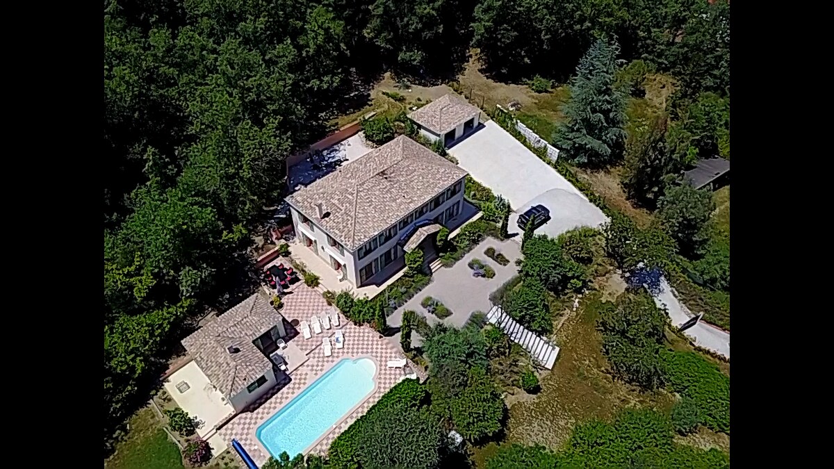 Luxurious villa Lavande, 5 bedrooms, 6 bathrooms !