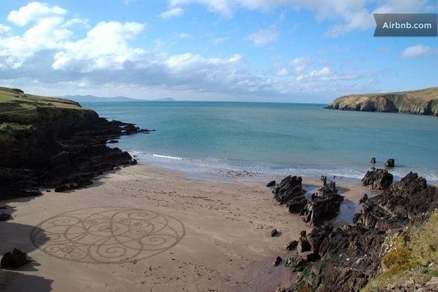 Dingle Sea View ，步行即可抵达海滩