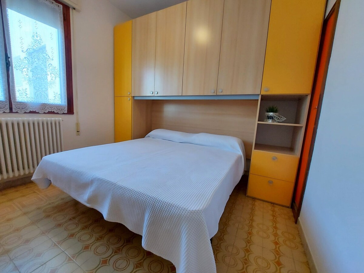 three-rooms apartment with air conditioning