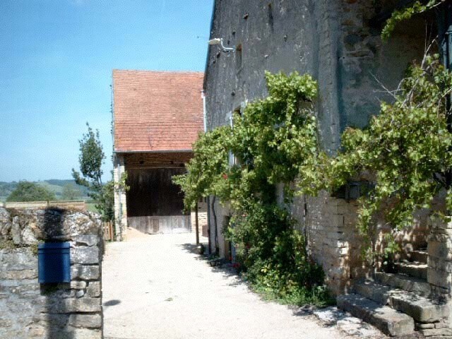 位于勃艮第（ Burgundy ）的家庭/团体小屋，带游泳池