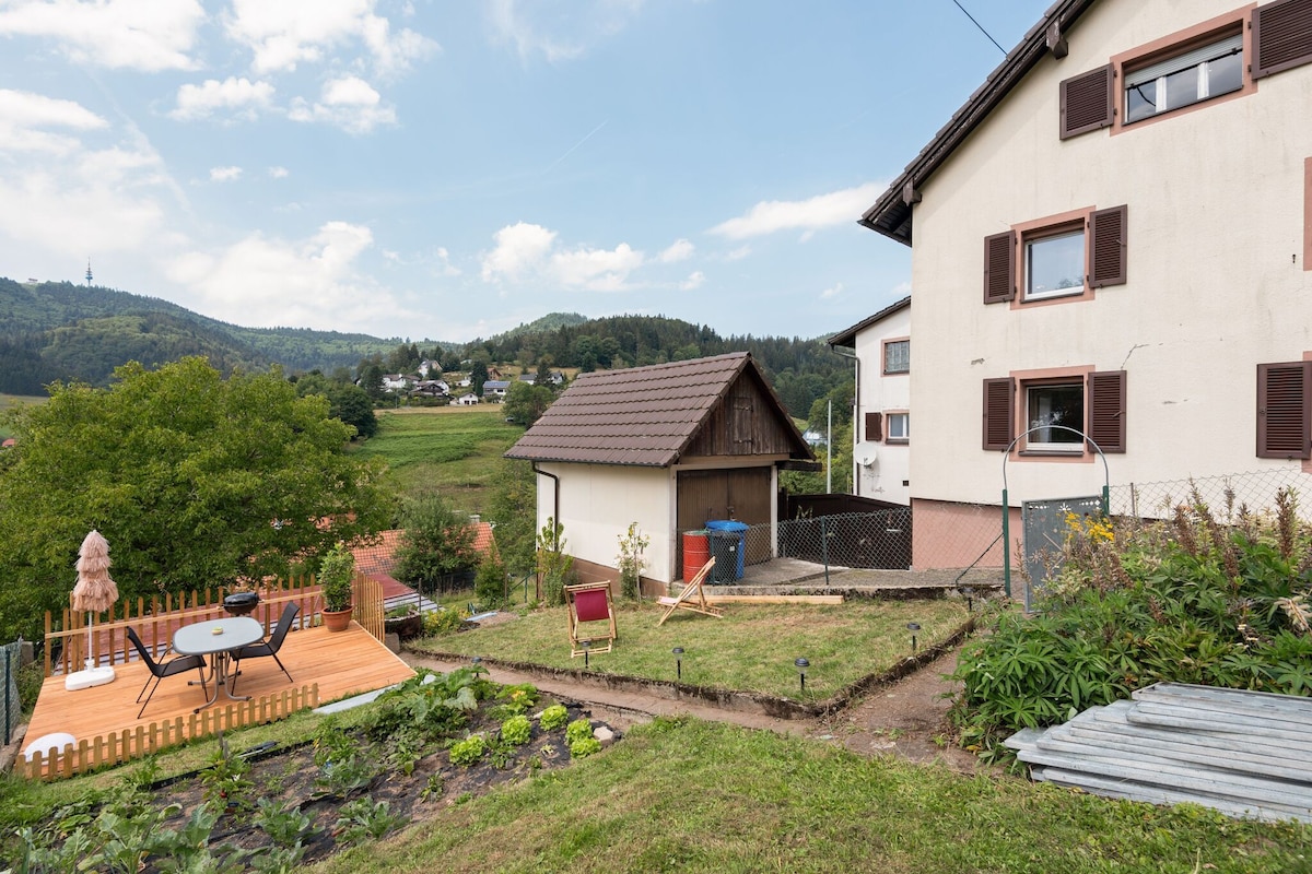 马尔斯堡-马策尔（ Malsburg-Marzell ）带私人花园的公寓