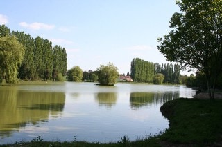 优雅的乡村小屋， 8公顷公园，带湖泊，距离巴黎80公里
