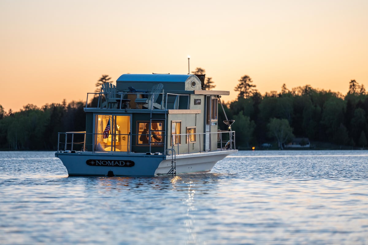 Floating Camp Nomad ~ Pemaquid Pond Maine ~