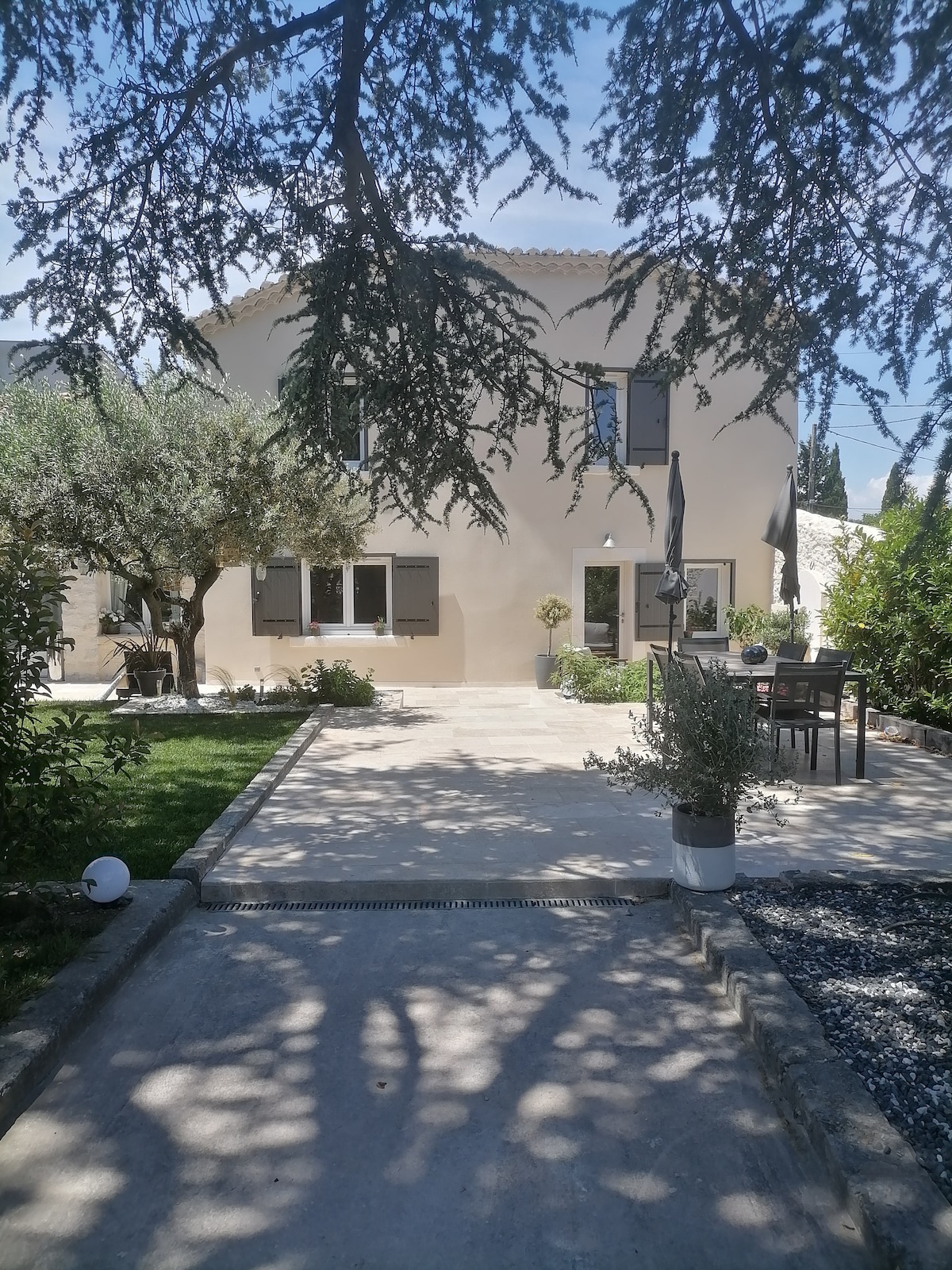 Villa avec piscine aux portes d'Avignon