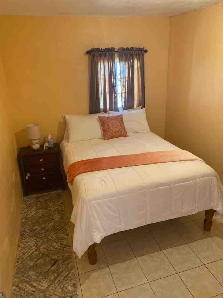 Adorable 2 bedrooms.. Suite 2 At Westyn Jamaica