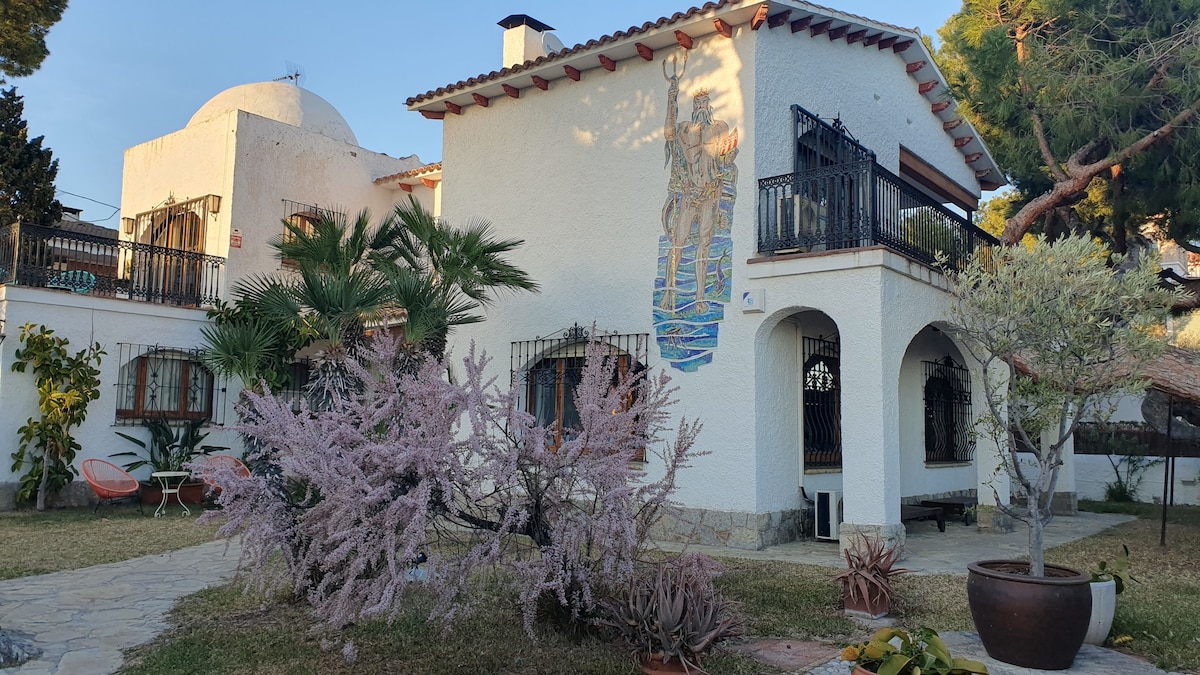 Espectacular casa frente al mar cerca de Barcelona