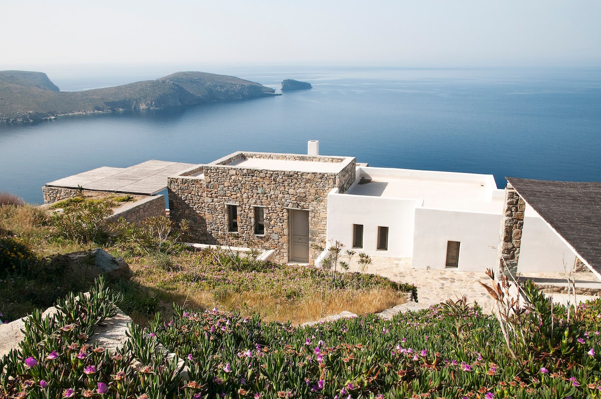 Dreamy Cycladic Luxury Summer Villa 1