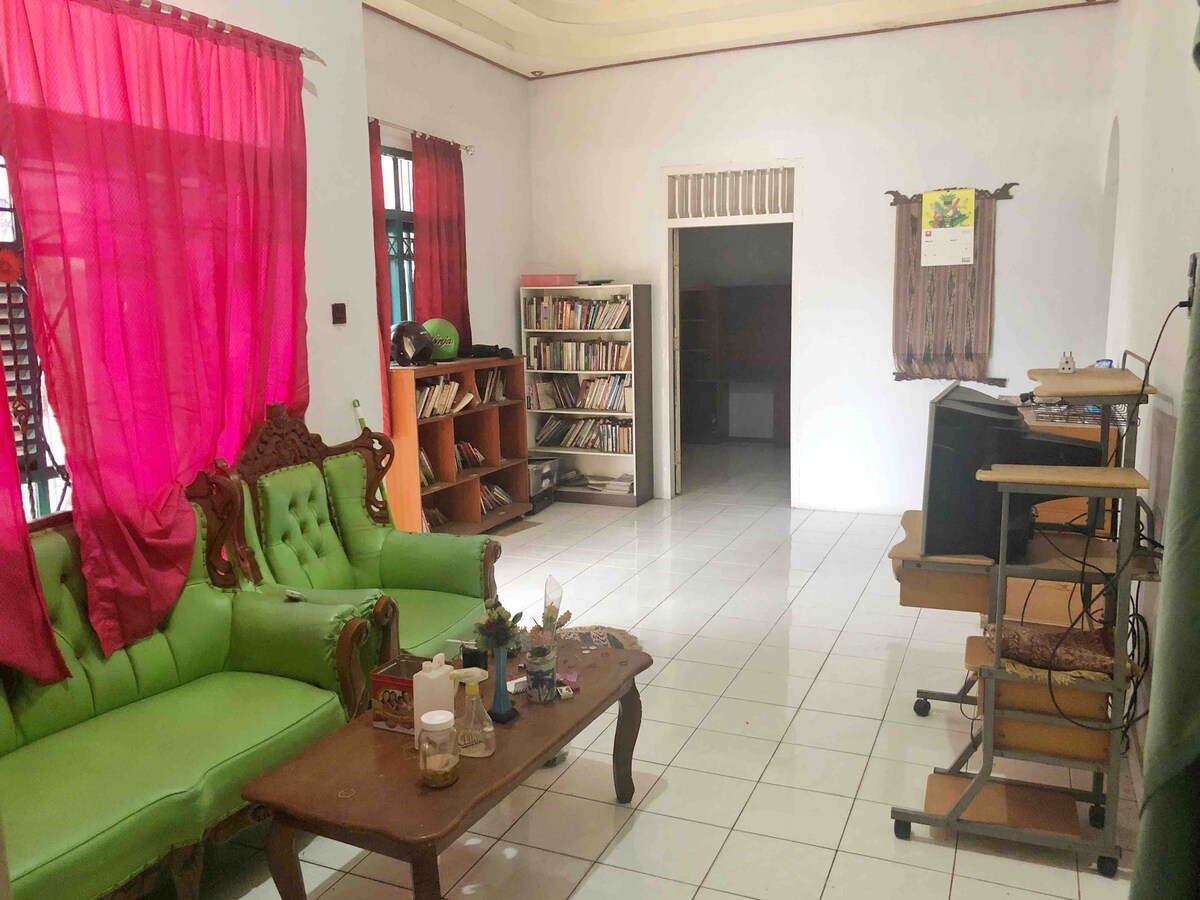 Rumah lokasi strategis disewakan