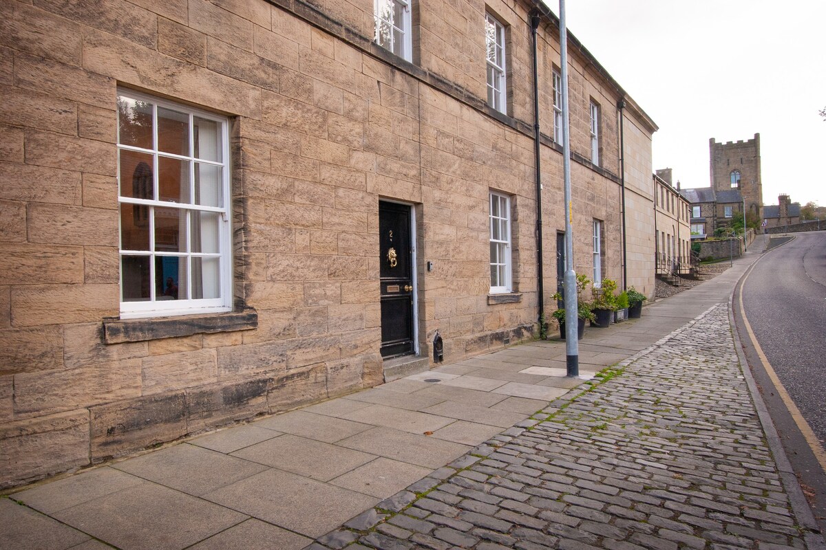 2 Percy Cottages, minutes walk from Alnwick Castle