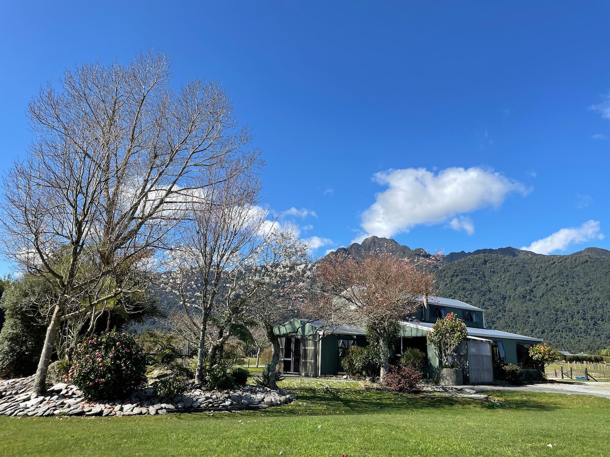 Glacier Barn House