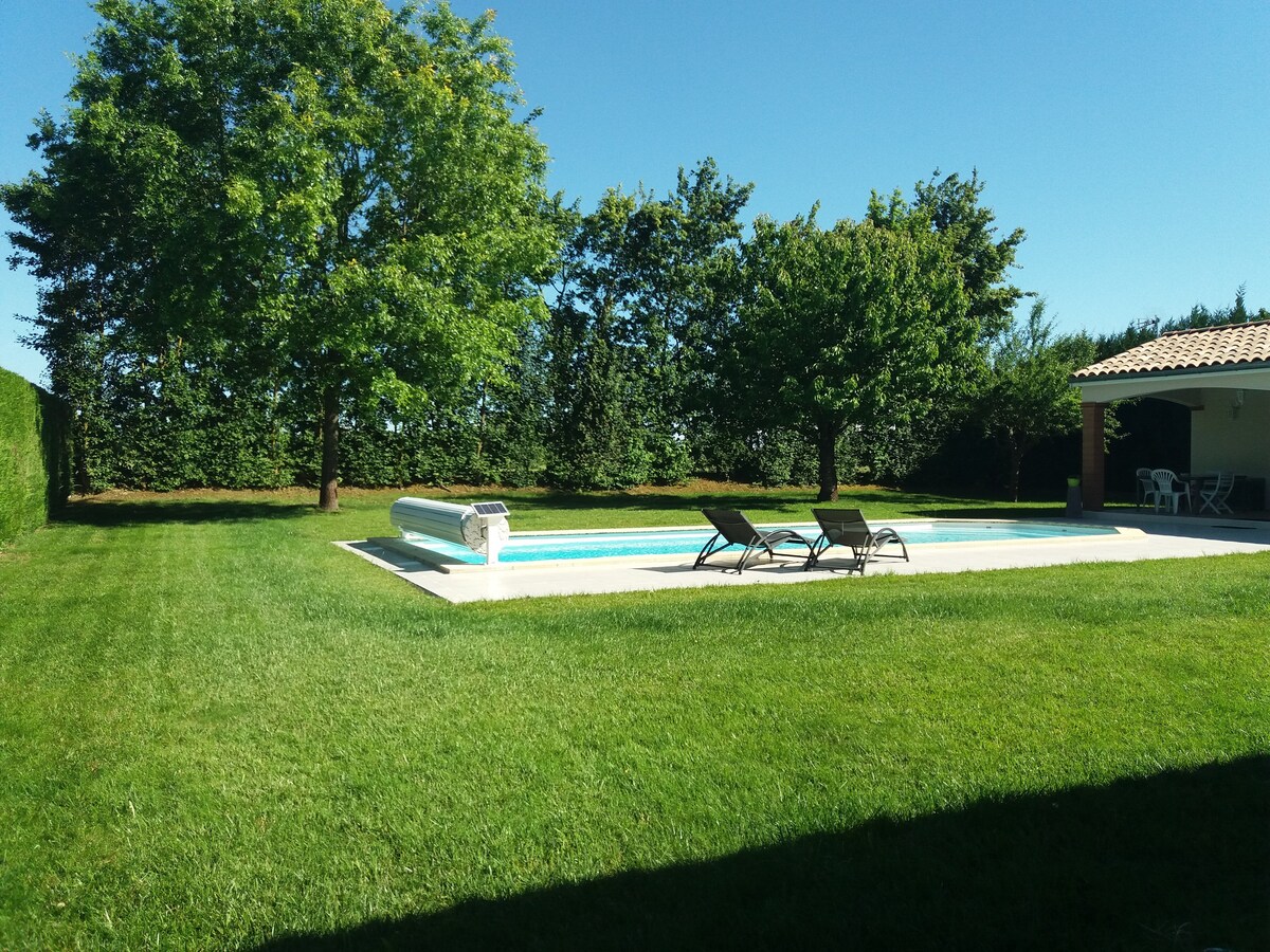 房子2/3人+免费空调/公园游泳池/图卢兹