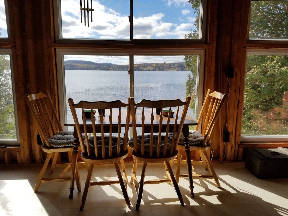 佛蒙特州湖滨乡村小屋