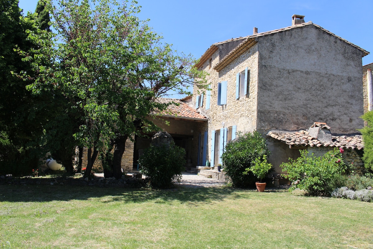 L'Oustau d'Antoine, piscine chauffée 2 km Vaison