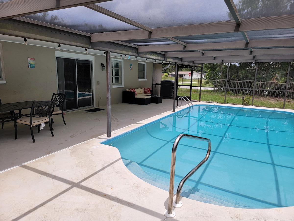 perfect house for relaxing with pool heater