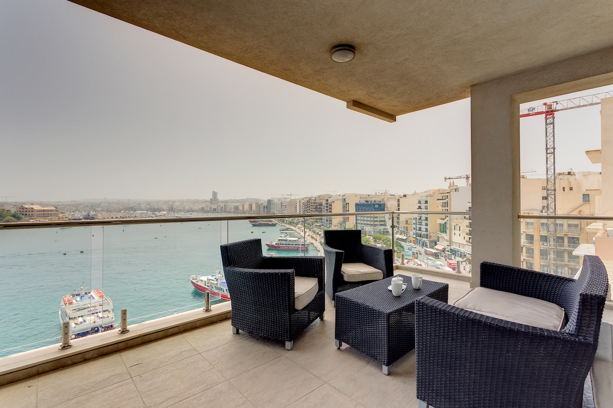 Contemporary Lux Apart with Valletta Harbour Views