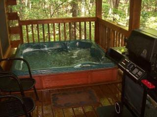带私人热水浴缸的山地木屋！