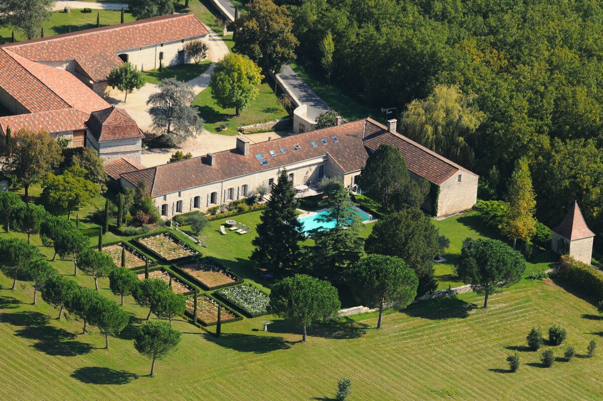 gîte confortable pour 2 dans domaine proche Cahors