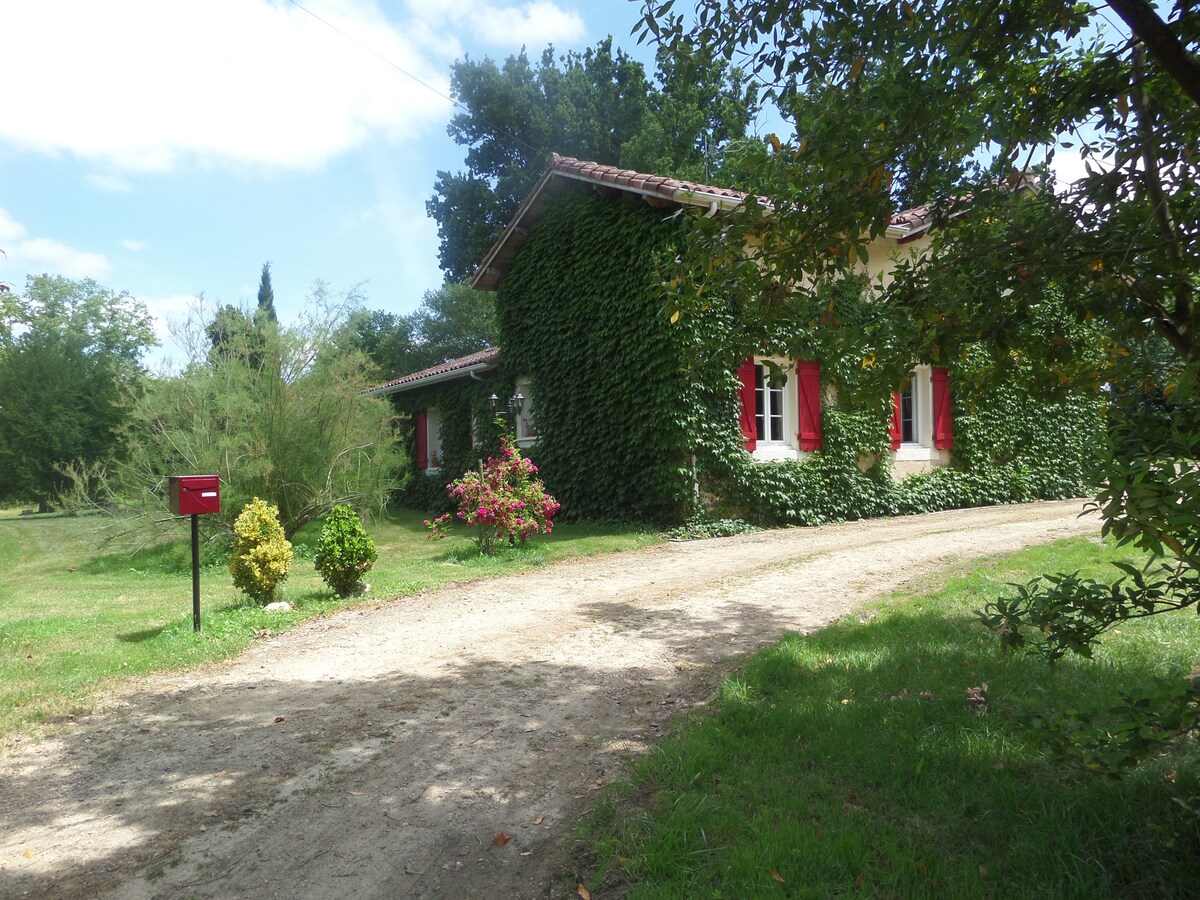 MAISON LARTET,  paisible dans la nature