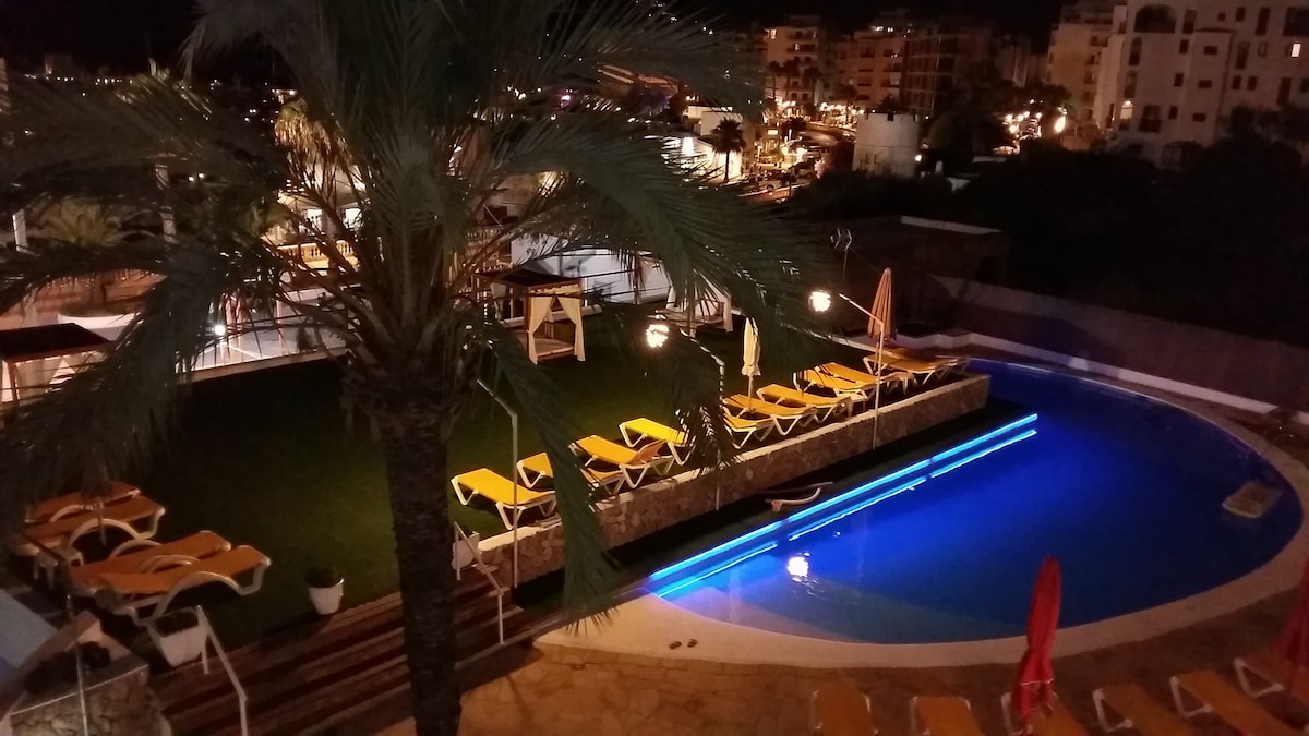 Appartement 6 personnes à Ibiza, vue sur mer.