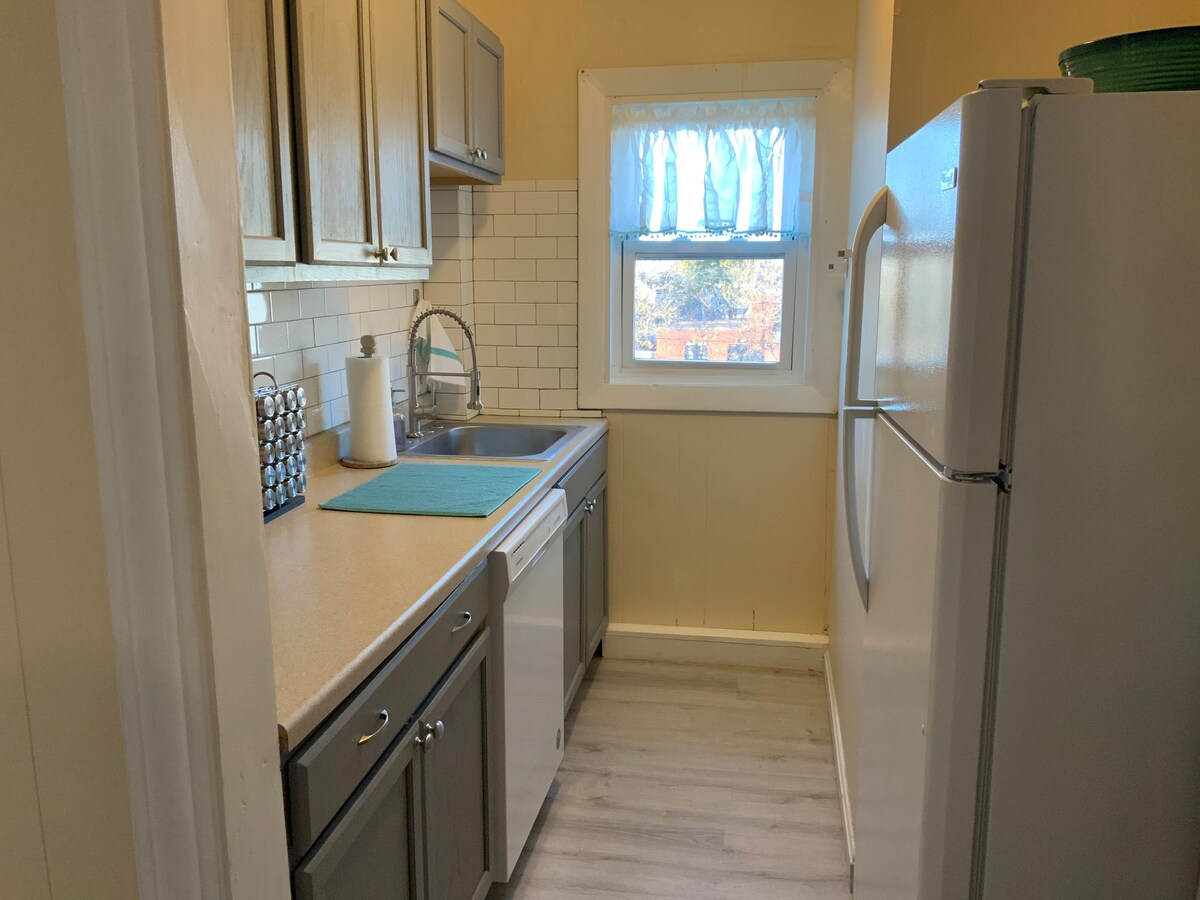 2 Parking  Spaces  | Washer Dryer | Federal Hill
