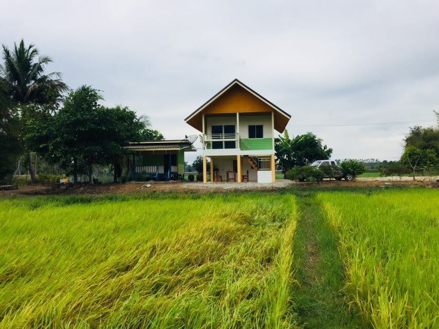 Baan Chai Khao村* Lek Farm Stay *