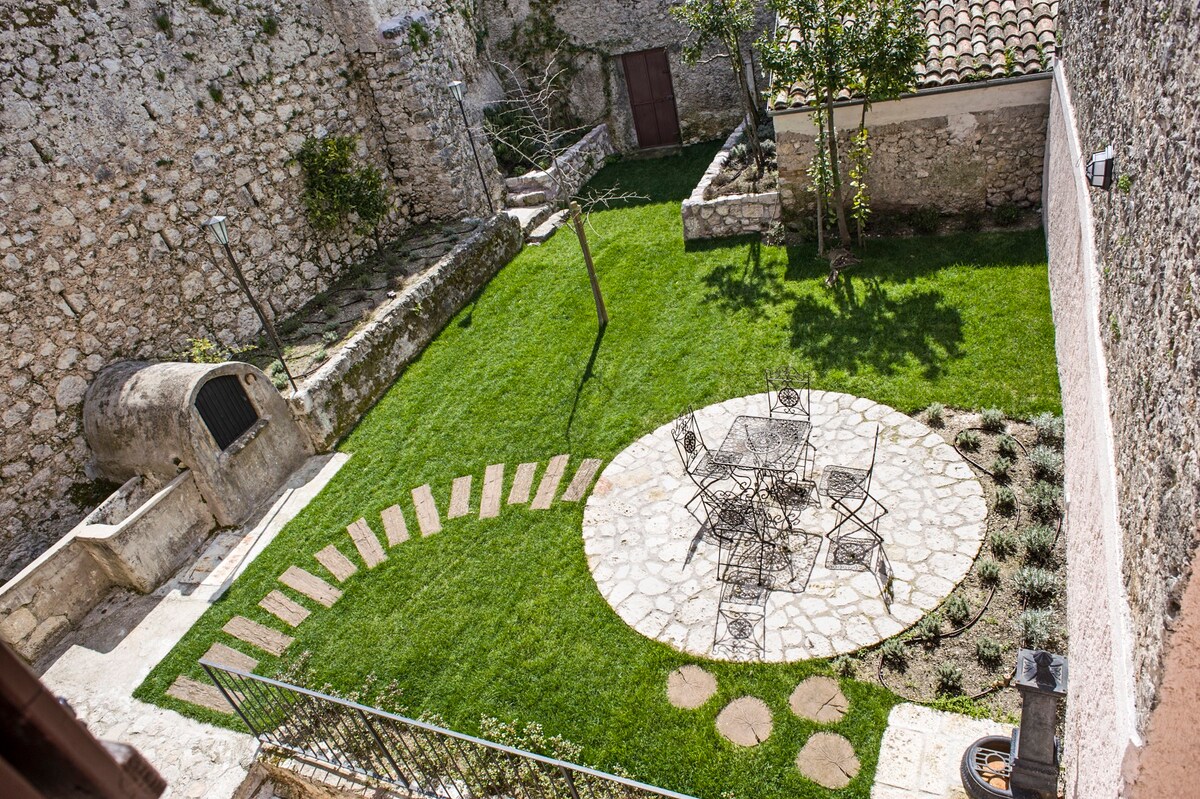 带花园的民宅（ Parco D 'Abruzzo ）