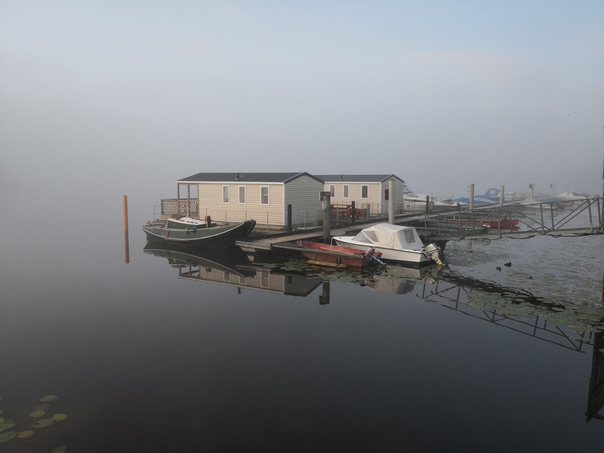 Ferienpark Süderstapel-Hausboot2