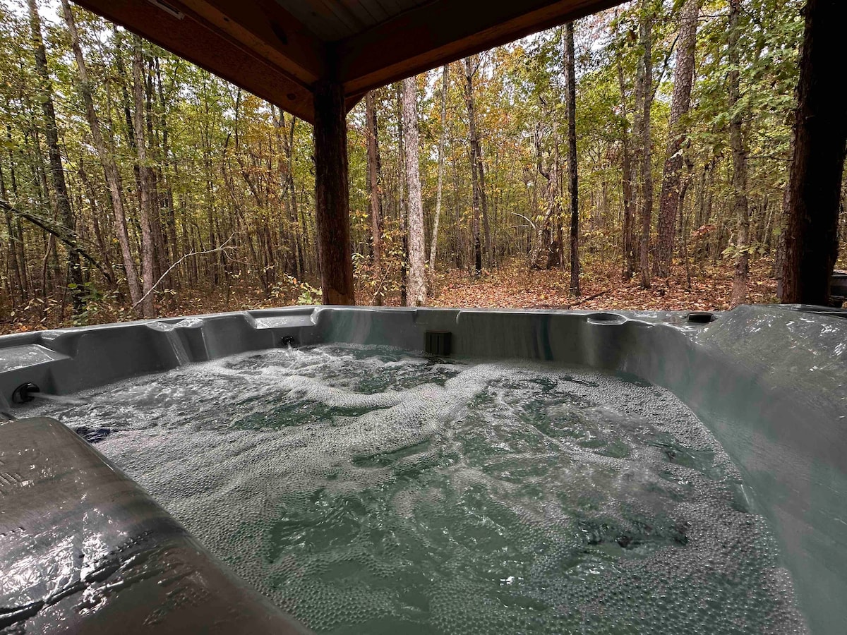 Bird House ：带热水浴缸和火坑的舒适小木屋！